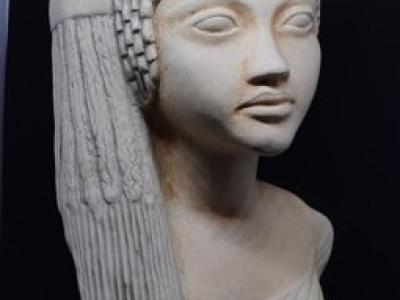 Kopf einer Prinzessin aus Armana_Exponat8